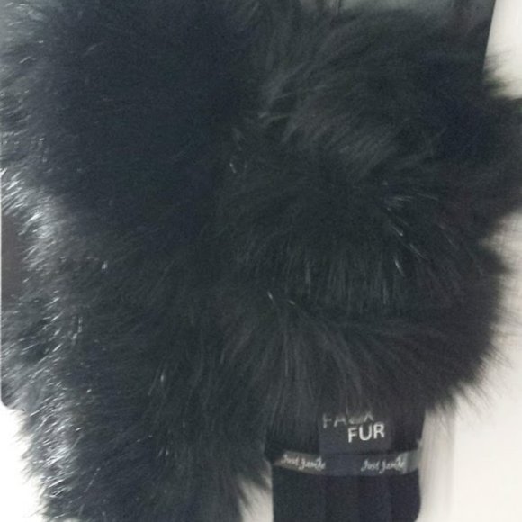 Faux Fox Fur Scarf and Glove Set - Picture 2 of 11